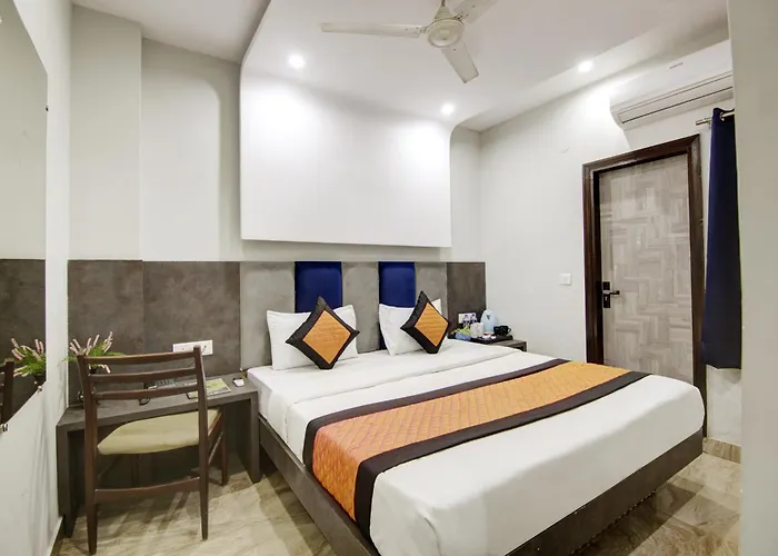 Hotel S B Inn - Near New Delhi Railway Station Paharganj