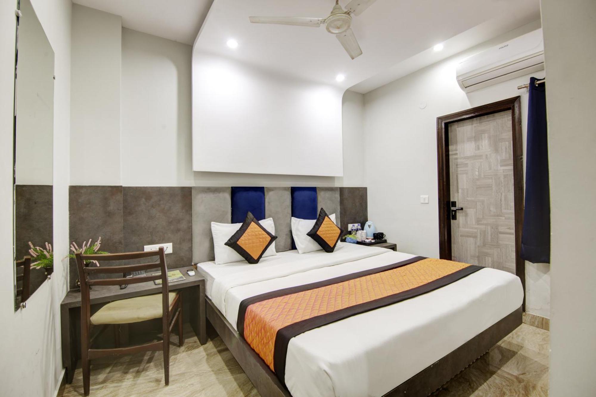 S B - Near Railway Station Paharganj
