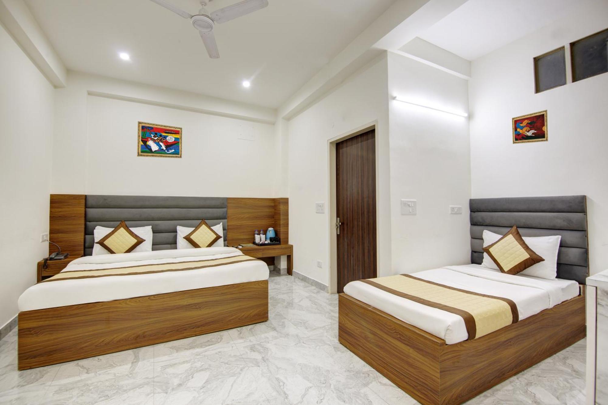 S B - Near Railway Station Paharganj New Delhi