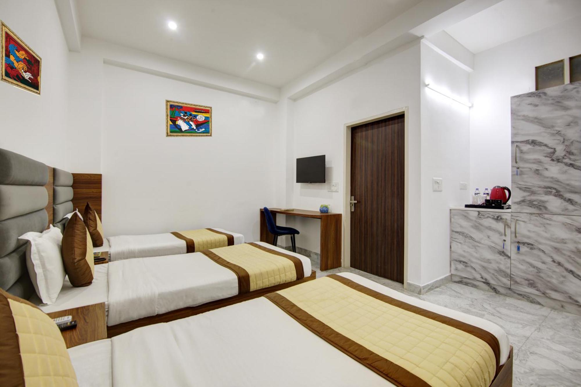 S B - Near Railway Station Paharganj 4* New Delhi