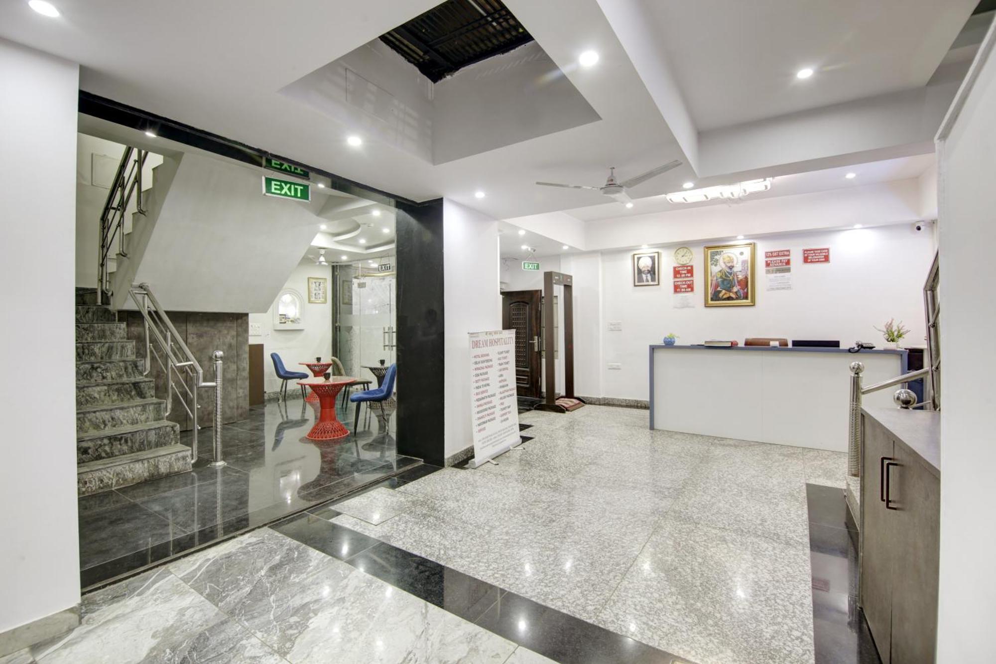 S B - Near Railway Station Paharganj Hotel New Delhi