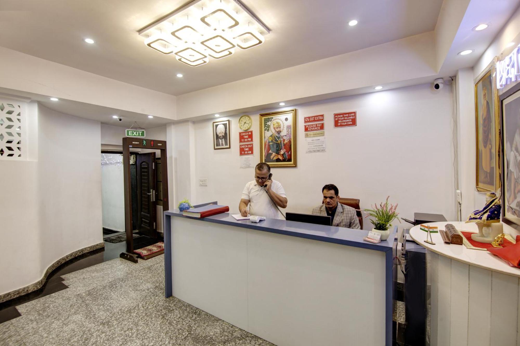 S B - Near Railway Station Paharganj 4* New Delhi