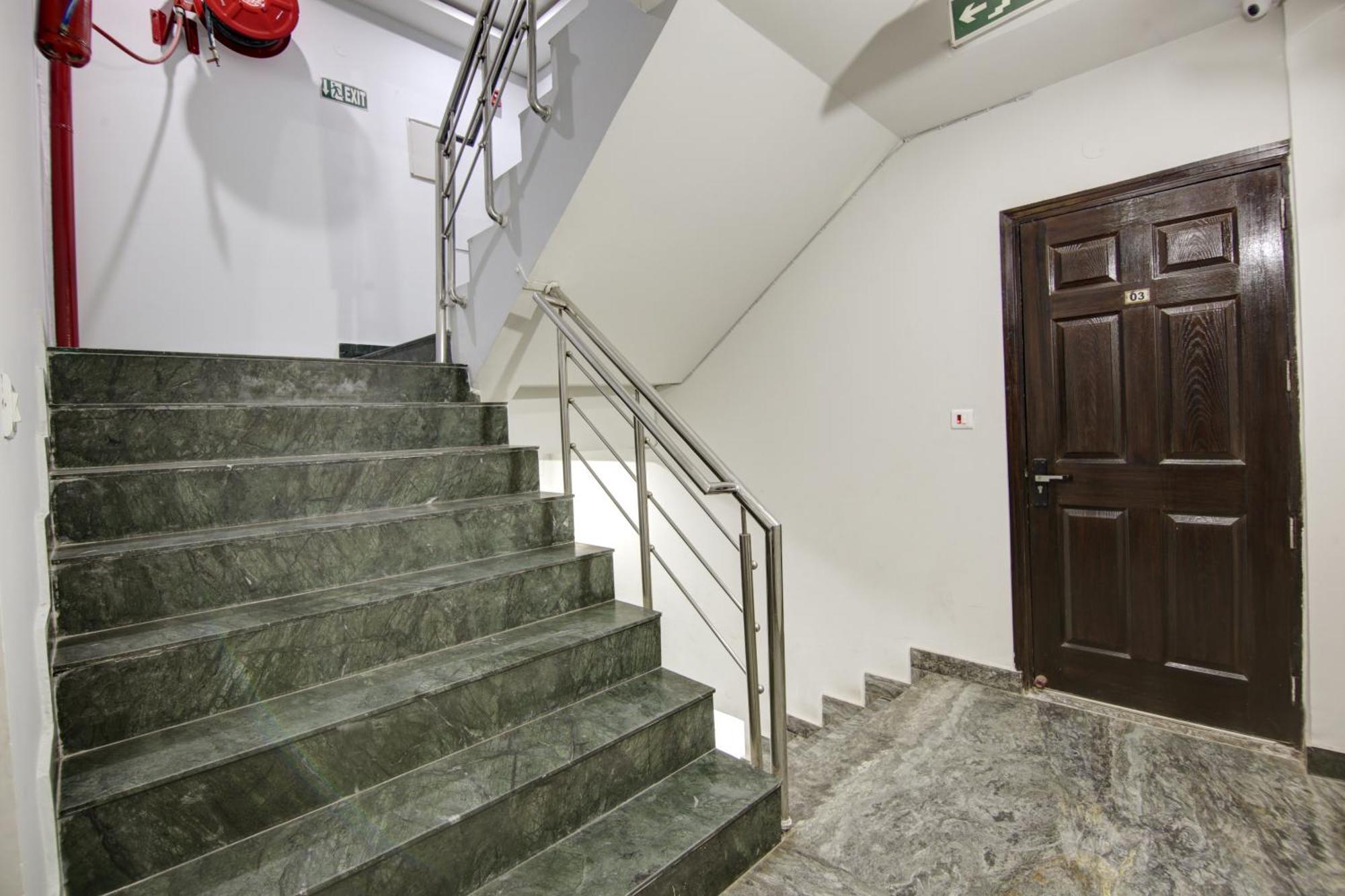S B - Near Railway Station Paharganj Hotel New Delhi