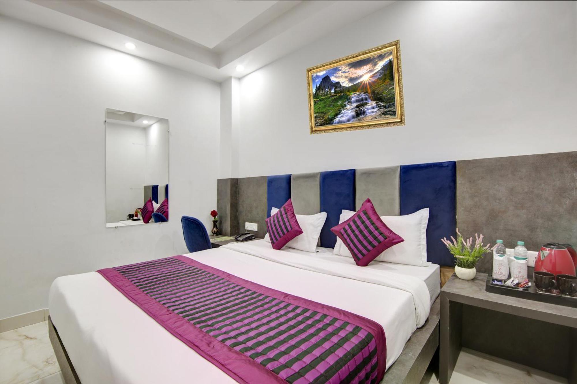 S B - Near Railway Station Paharganj Hotel