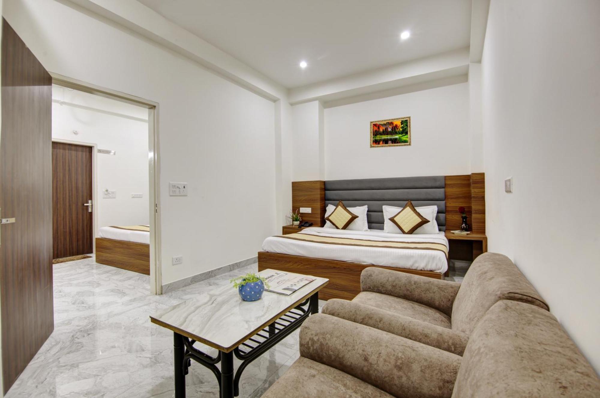 S B - Near Railway Station Paharganj 4* New Delhi