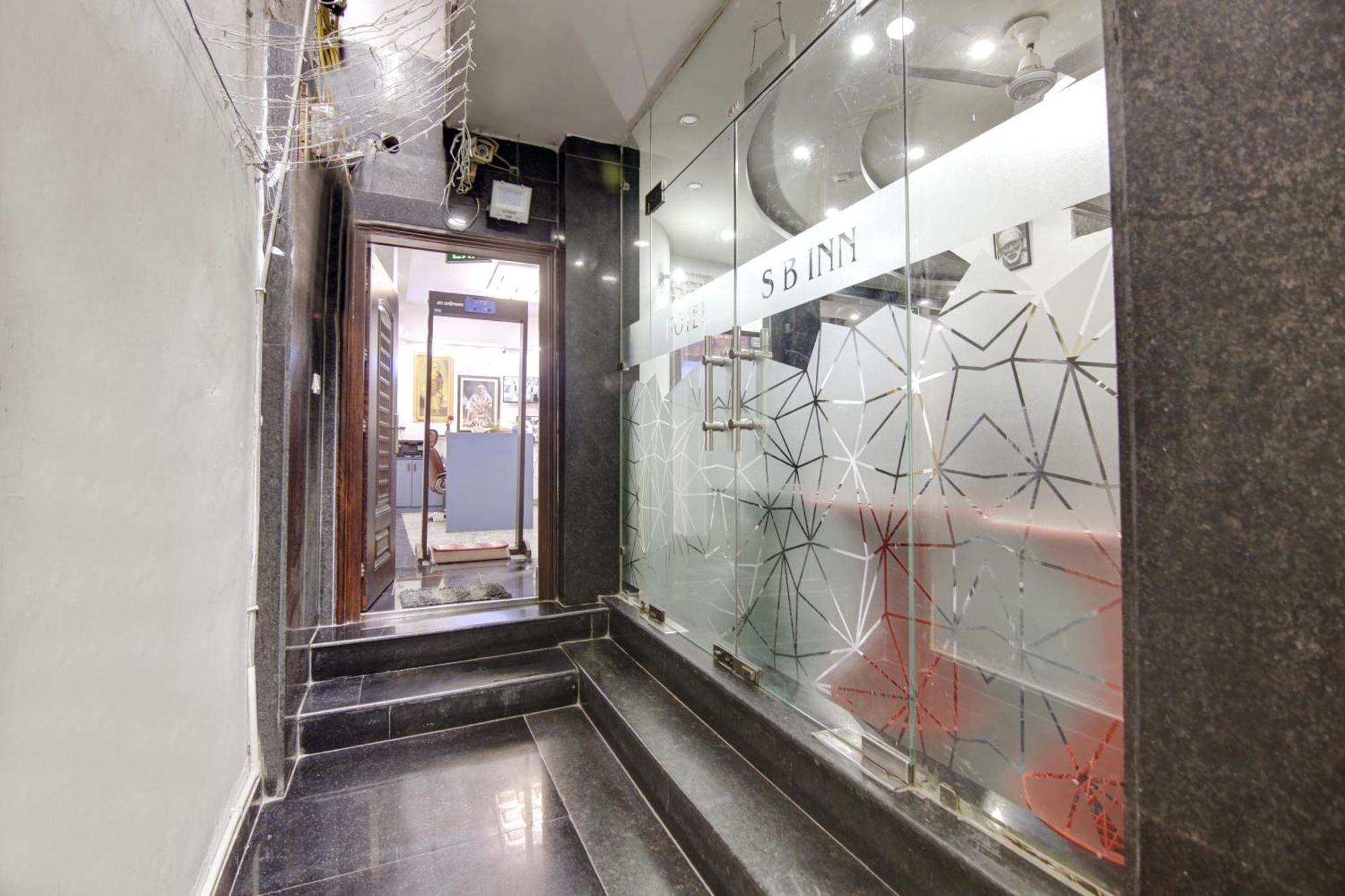 S B - Near Railway Station Paharganj 4*