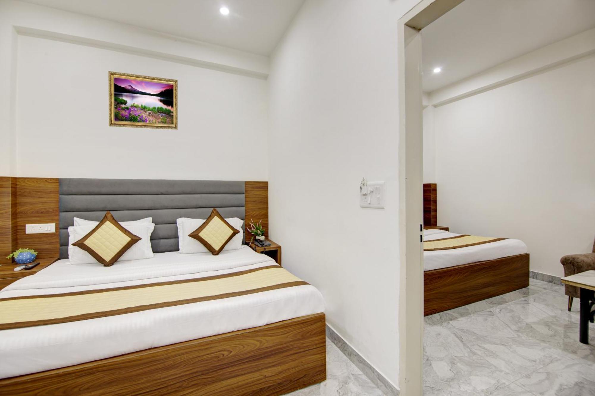 S B - Near Railway Station Paharganj 4* New Delhi