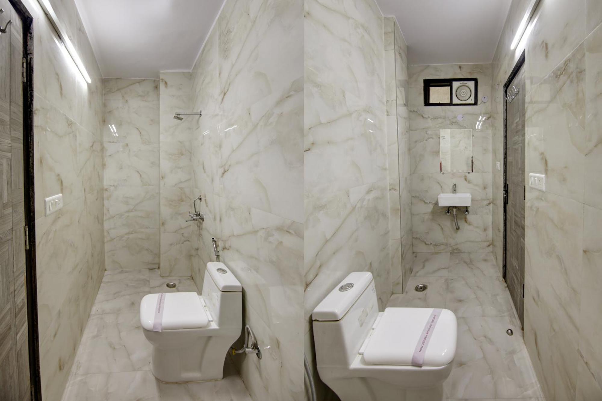 S B - Near Railway Station Paharganj Hotel New Delhi