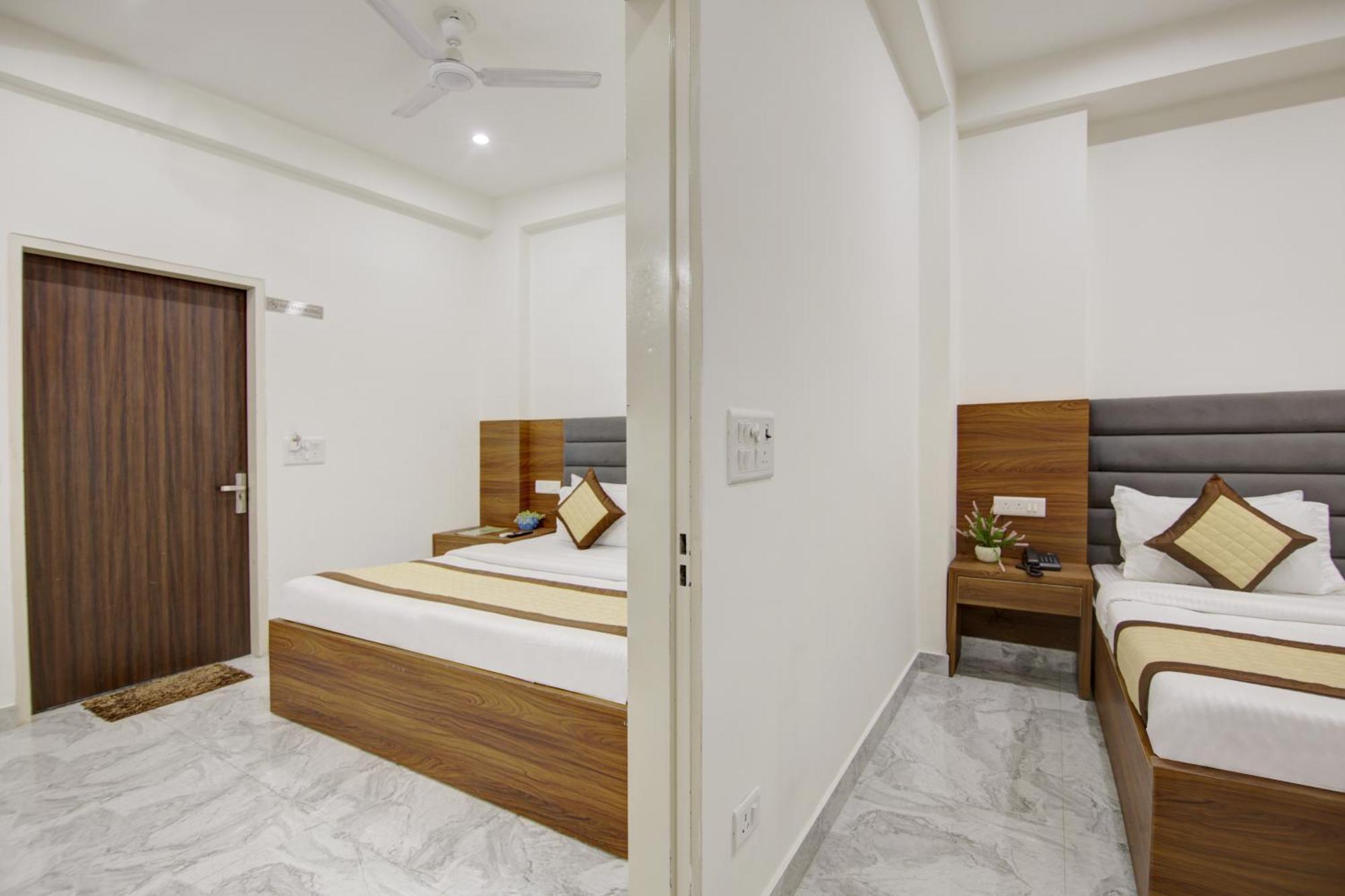 S B - Near Railway Station Paharganj 4*
